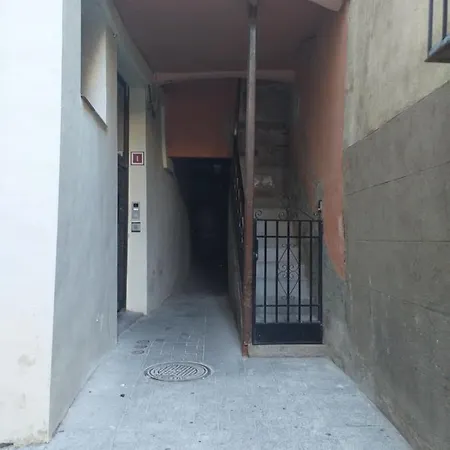 La Soledad, Junto Al Alcazar